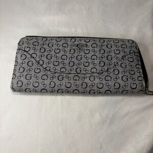 GUESS Logo Zip Around & Snap Front Wallet Clutch Bag Logo Black